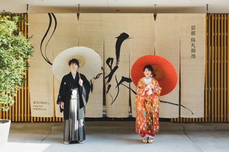 ラストは暖簾前で!