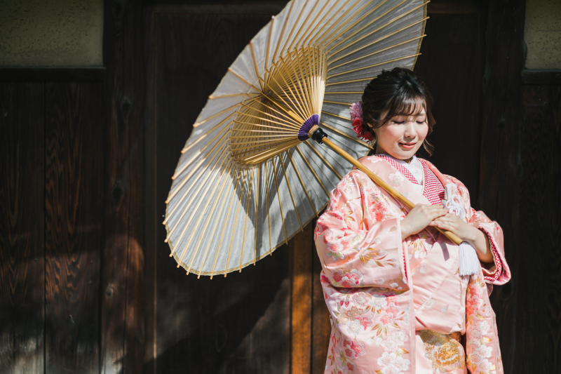 街並みにぴったりの色打掛