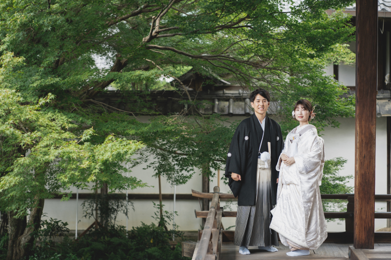 緑の綺麗な境内