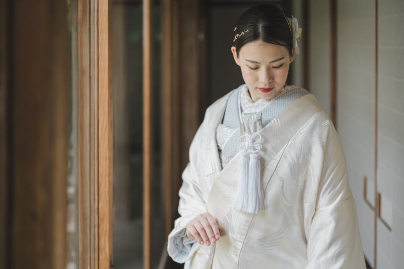 凛とした気品が薫る新婦様の美しい白無垢ソロカット