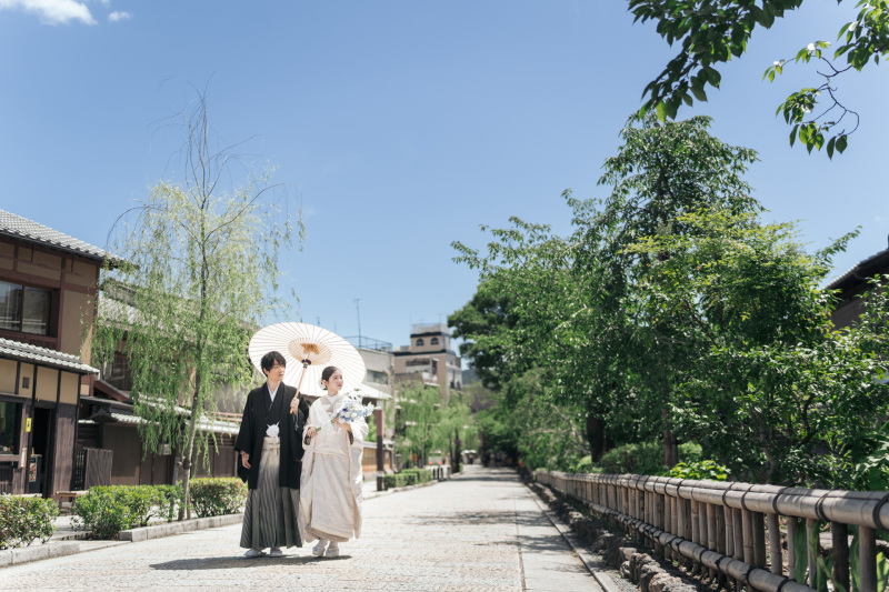 新緑の京都、日本の街