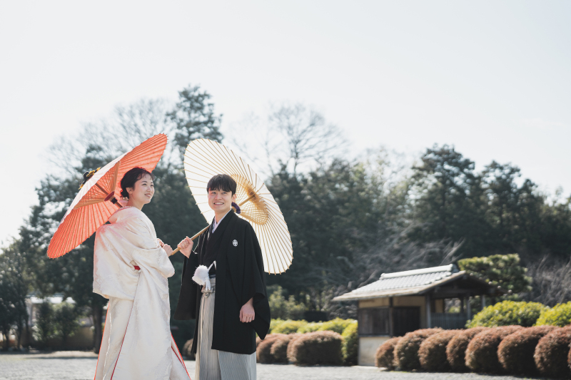 目線をわざと外して