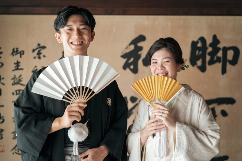 扇子を持ったショット