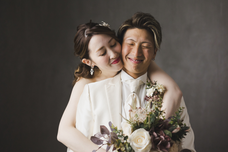 バックハグで笑顔に