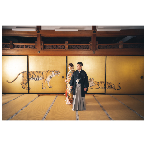 虎の襖絵