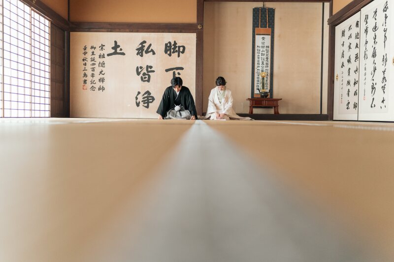 和室でマストカットといえば正座ポーズ