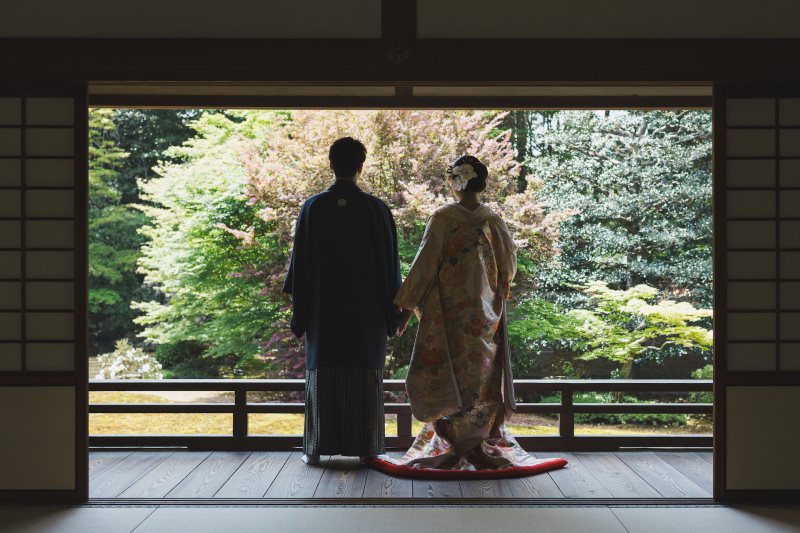 屋内から景色を写して