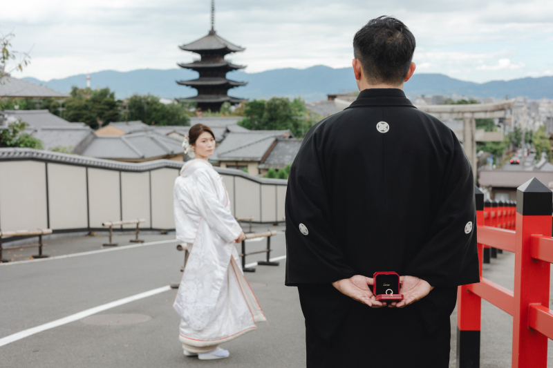 新郎さんの手に