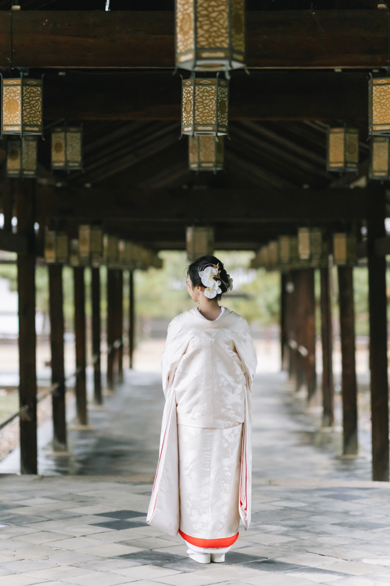 新婦様の後ろ姿を