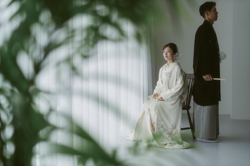 自然光の入るスタジオで