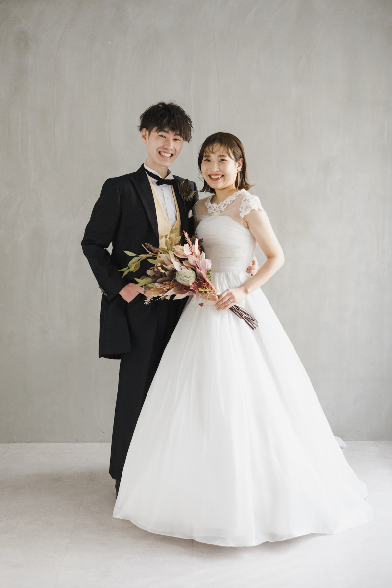 シンプルな背景と共に