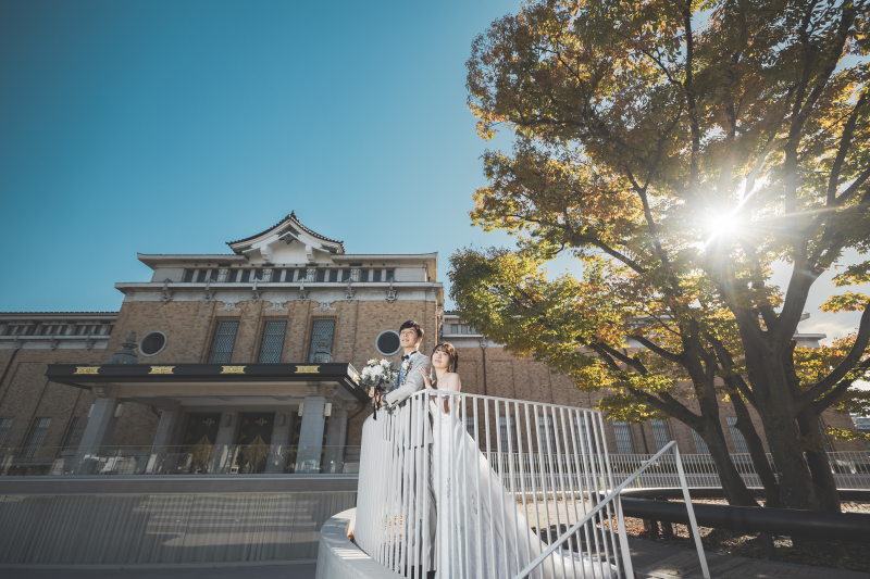 空と差し込む太陽