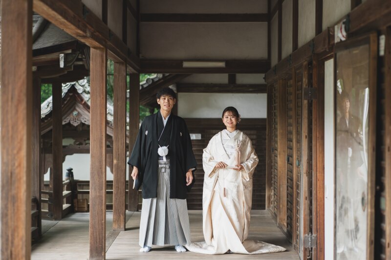 白無垢にお着替えし毘沙門堂へ