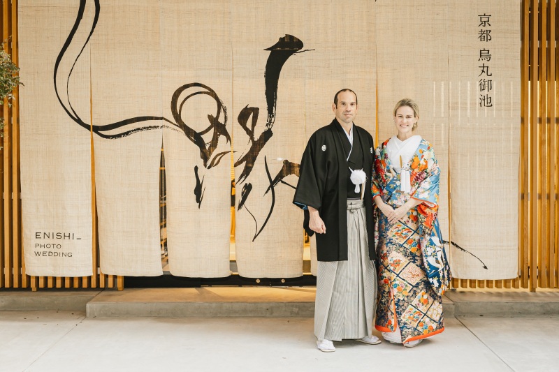 最後は暖簾前で