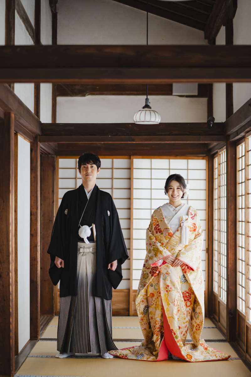 色打掛に羽織り替え