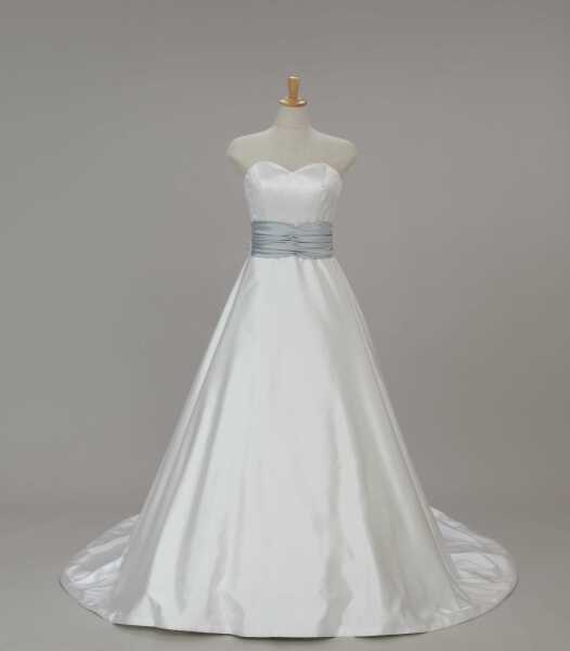 ウェディングドレス