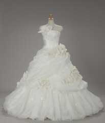 ウェディングドレス