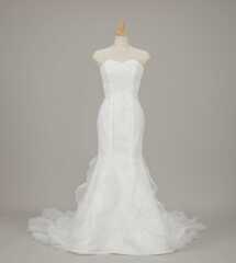 ウェディングドレス