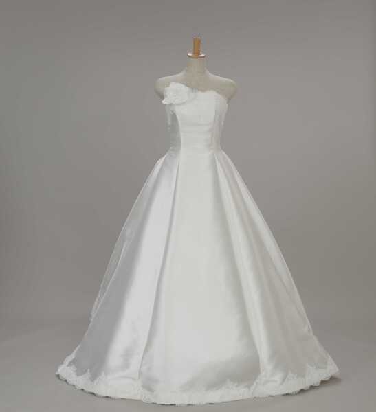 ウェディングドレス