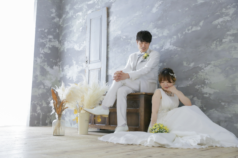 シックなポーズで