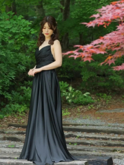 ブラック　胸元クロス　00259