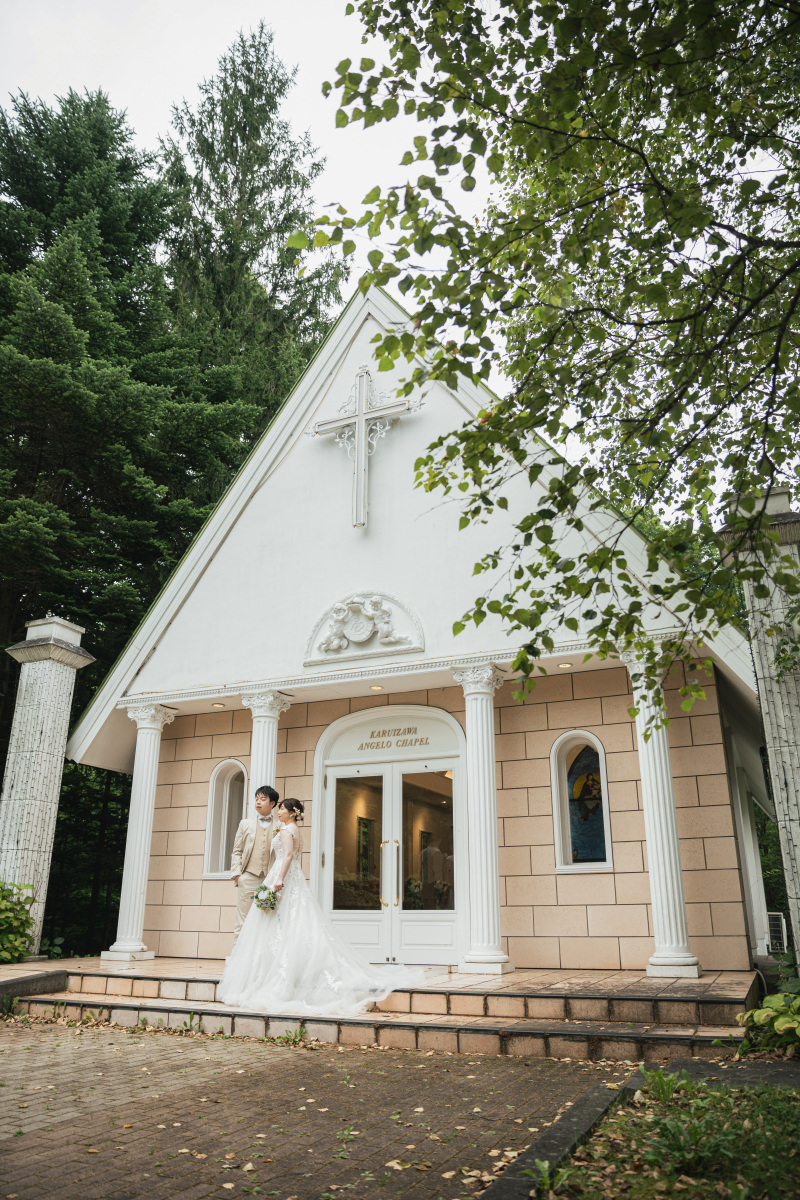 緑に囲まれたチャペル