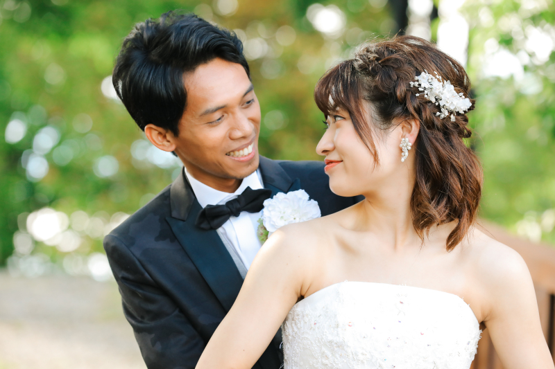 後ろからハグ！