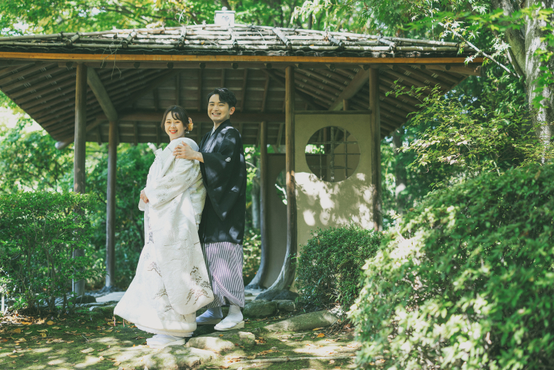 木漏れ日の下で