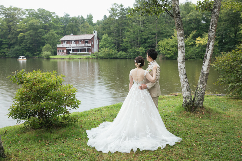 後ろ姿のカット