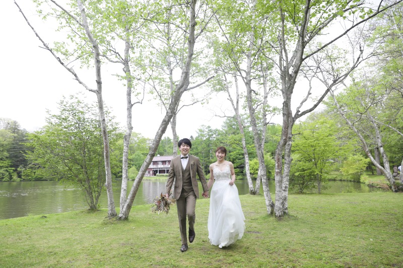 楽しそうに歩くシーン