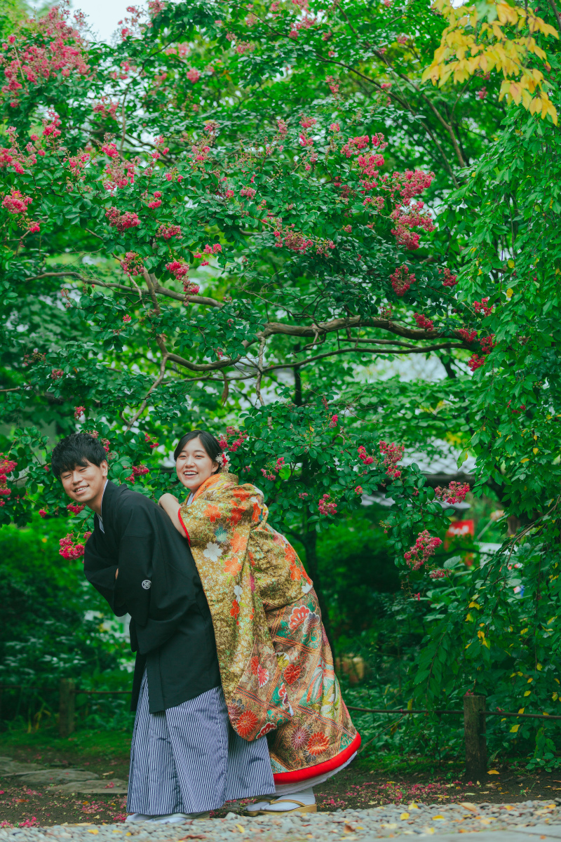 お花の前で楽しく！