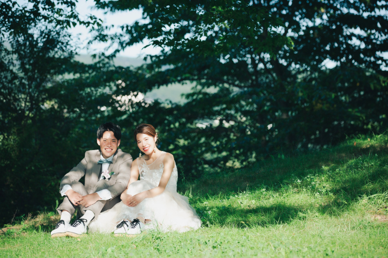 木の下でちょこん