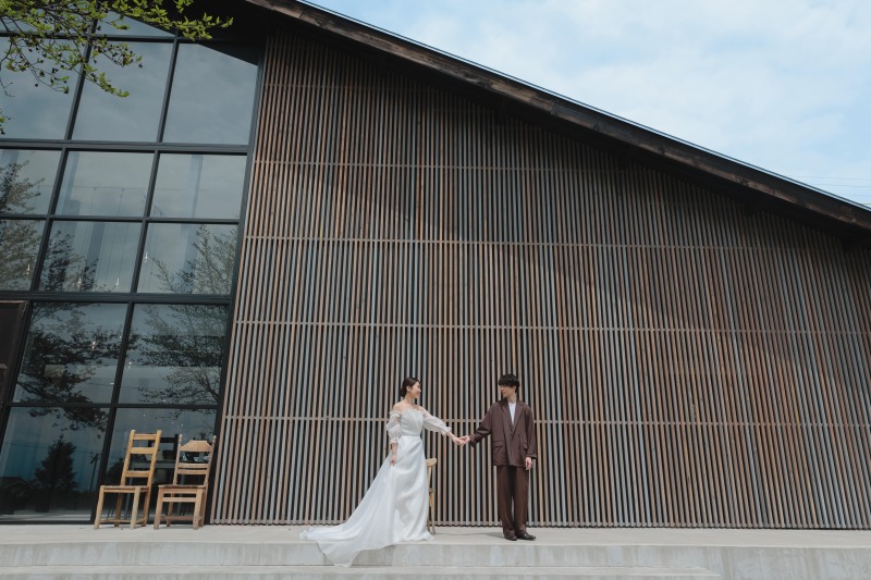 まずは軽井沢店の前での撮影からスタート!