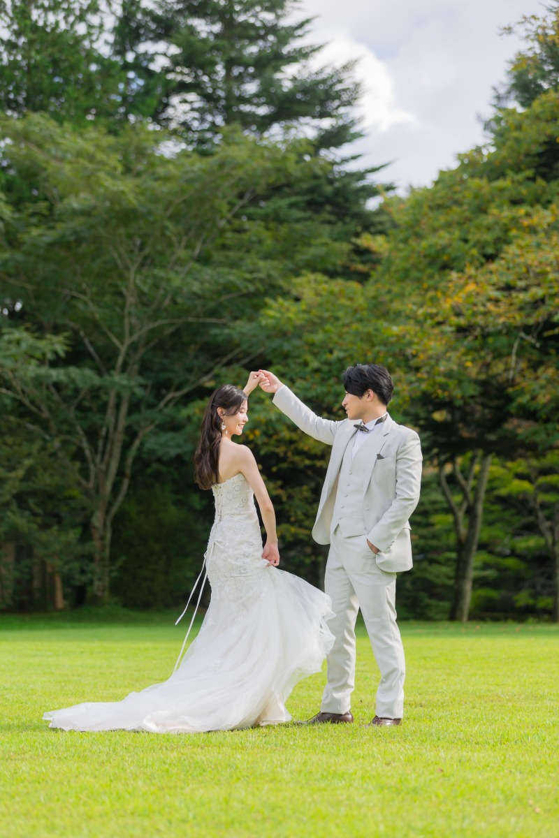 ドレスを揺らして