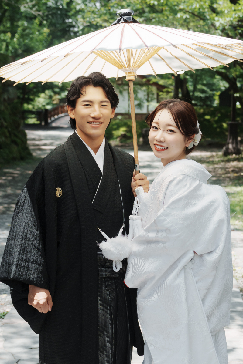 和装と洋装で撮影したお二人のご紹介です！