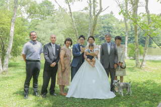 家族に囲まれて