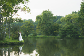 STUDIO AQUA 軽井沢店（スタジオAQUA）_緑&times;洋装　大自然の中で残すウエディングフォト