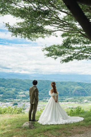 STUDIO AQUA 軽井沢店（スタジオAQUA）_緑&times;洋装　大自然の中で残すウエディングフォト