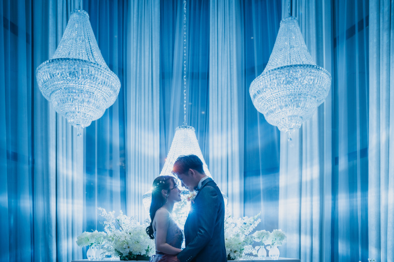 シャンデリアを使って幻想的に・・・!