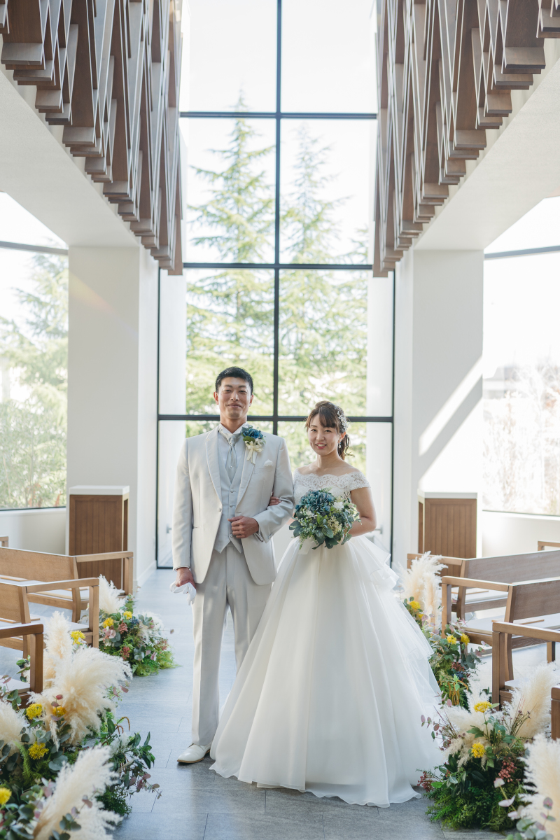 陽の光が温かいチャペルで