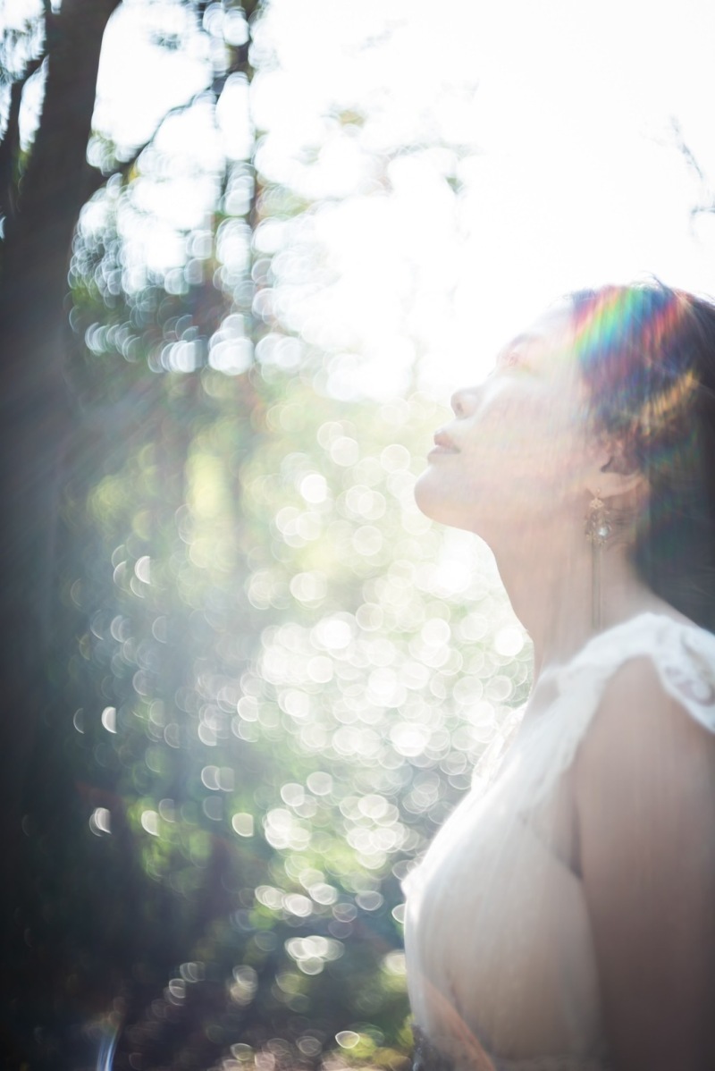 自然光を意識した幻想的なフォト