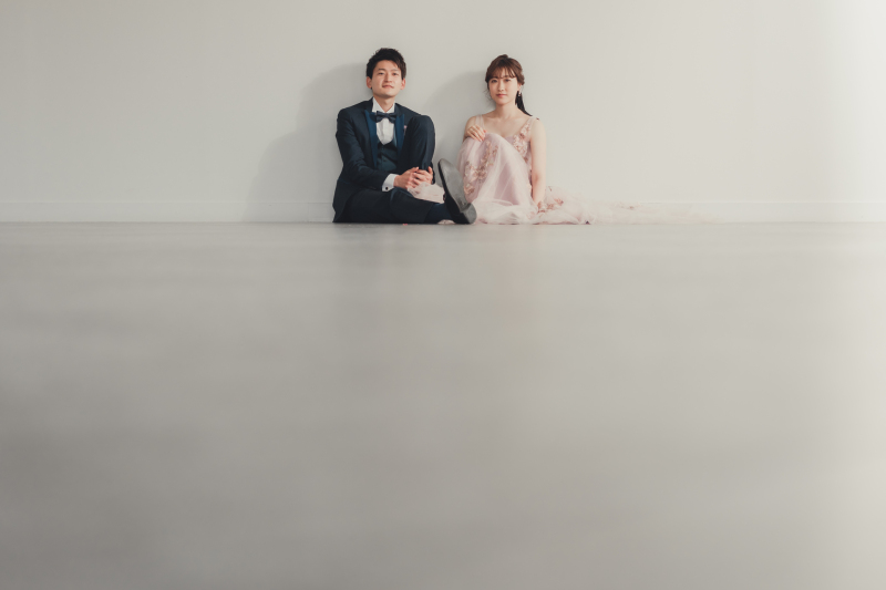 ◆8月末までにご来館◆　真っ白な貸切スタジオ＼洋装2点+ヘアメイク+全データ