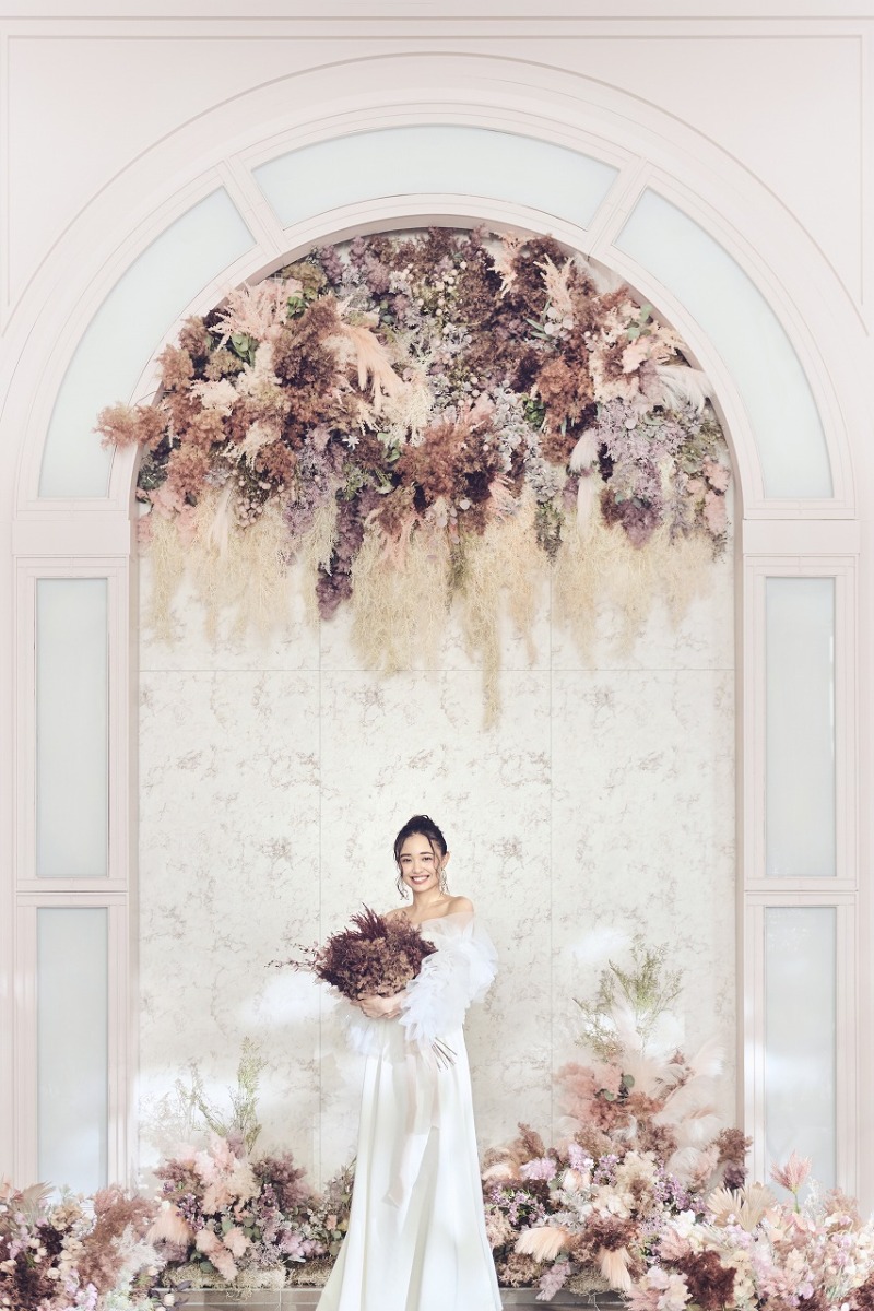 【10月末までご来館限定】1件目見学でGIFT券1万円分♪今なら衣装ランクUP料金無料★<洋装1点+ヘアメイク+全データ>