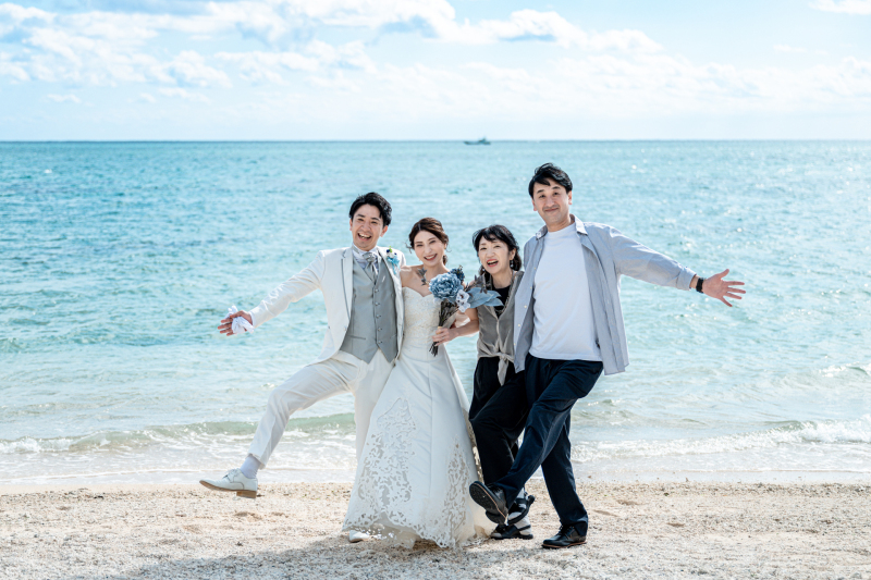 青いビーチ家族♡