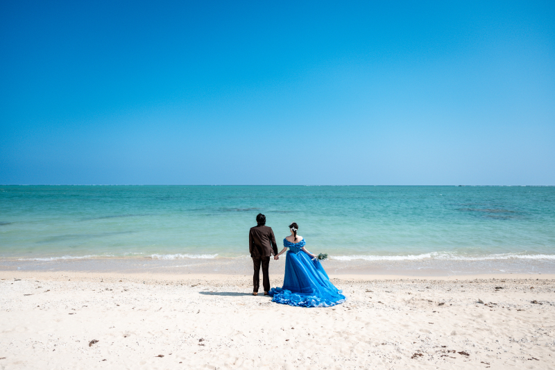 広い空と青いビーチ♡