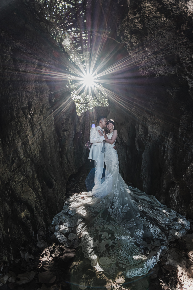 神秘空間ドレスシルエット♡