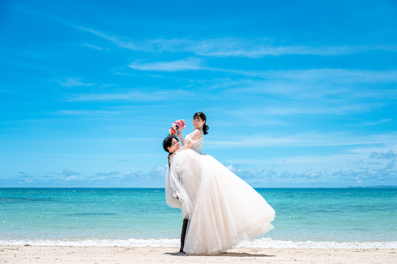 青いビーチ抱き上げ♡