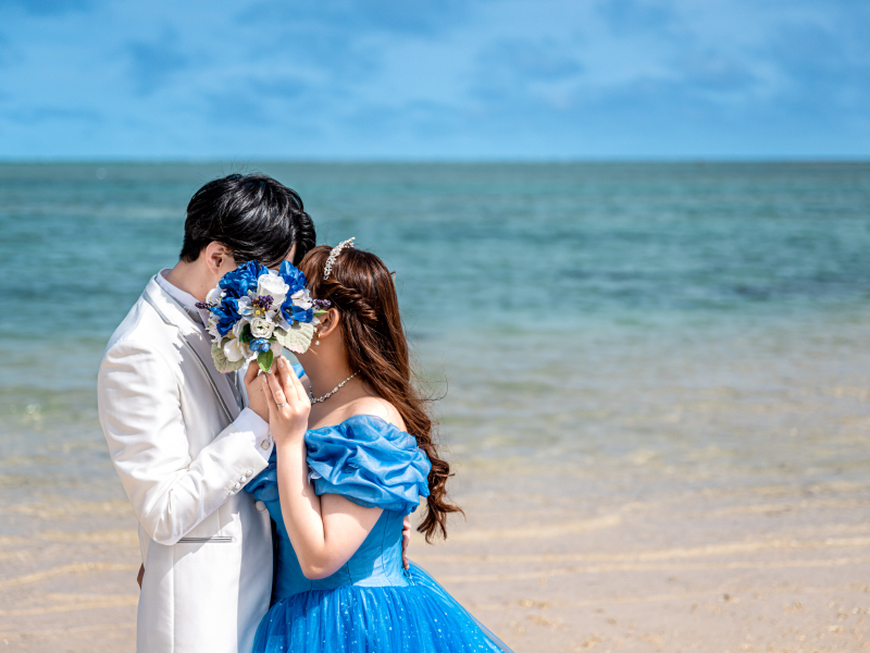 青いビーチのキス隠し♡