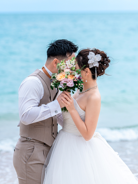 ブーケでキス隠し♡