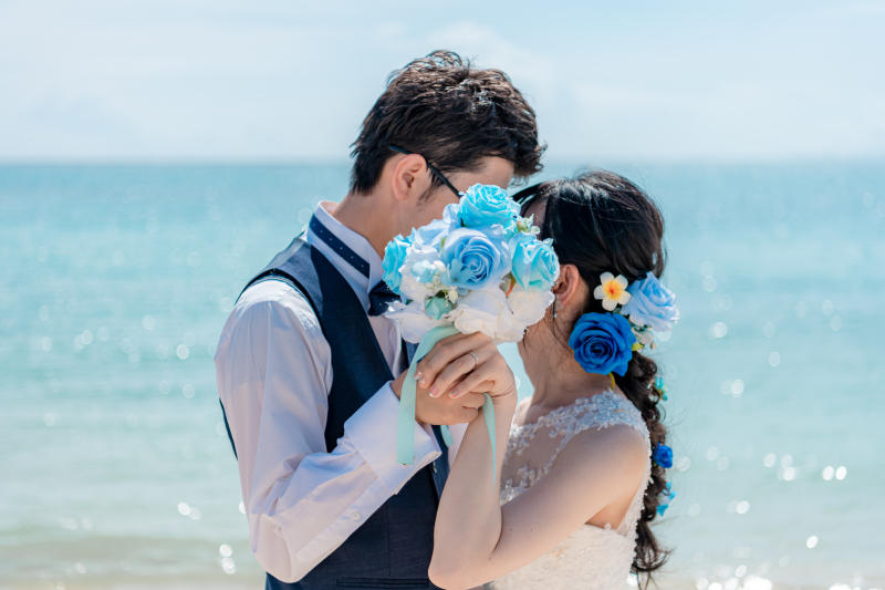 ブーケでキス隠し